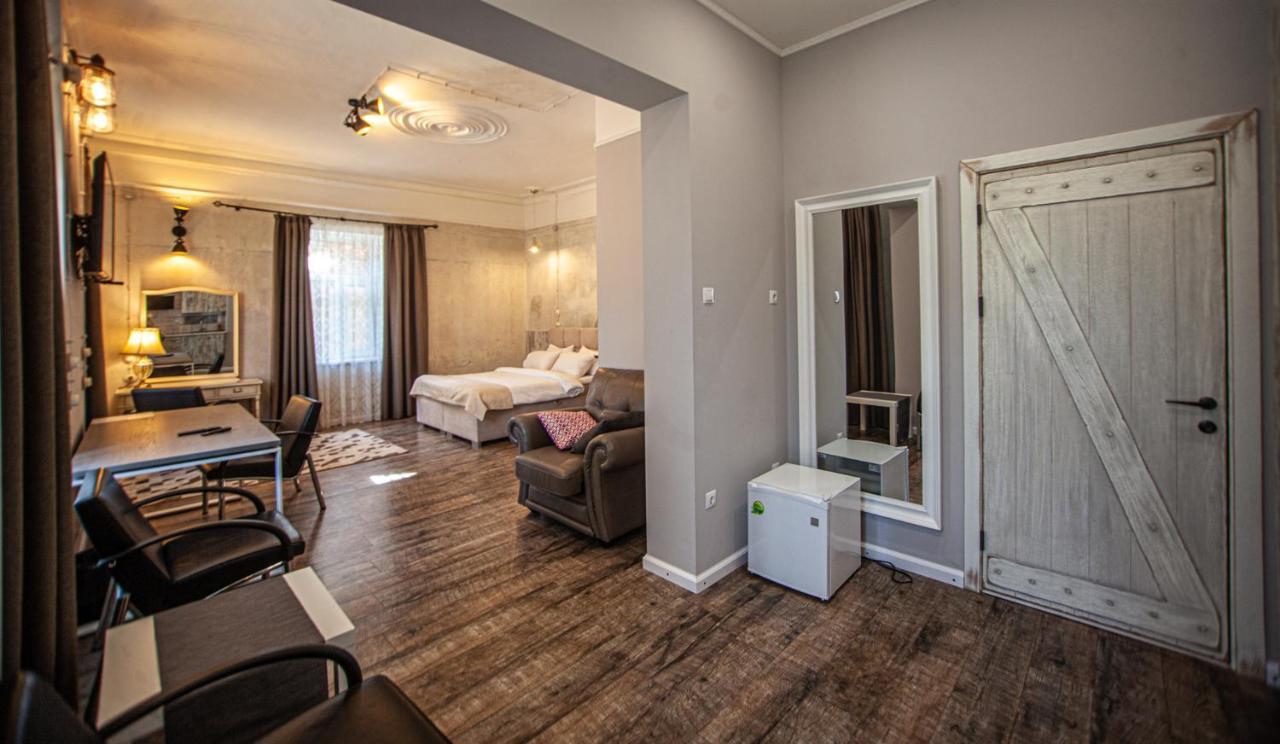 Biplan Hotel Daugavpils Buitenkant foto