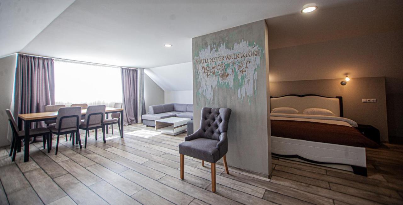 Biplan Hotel Daugavpils Buitenkant foto