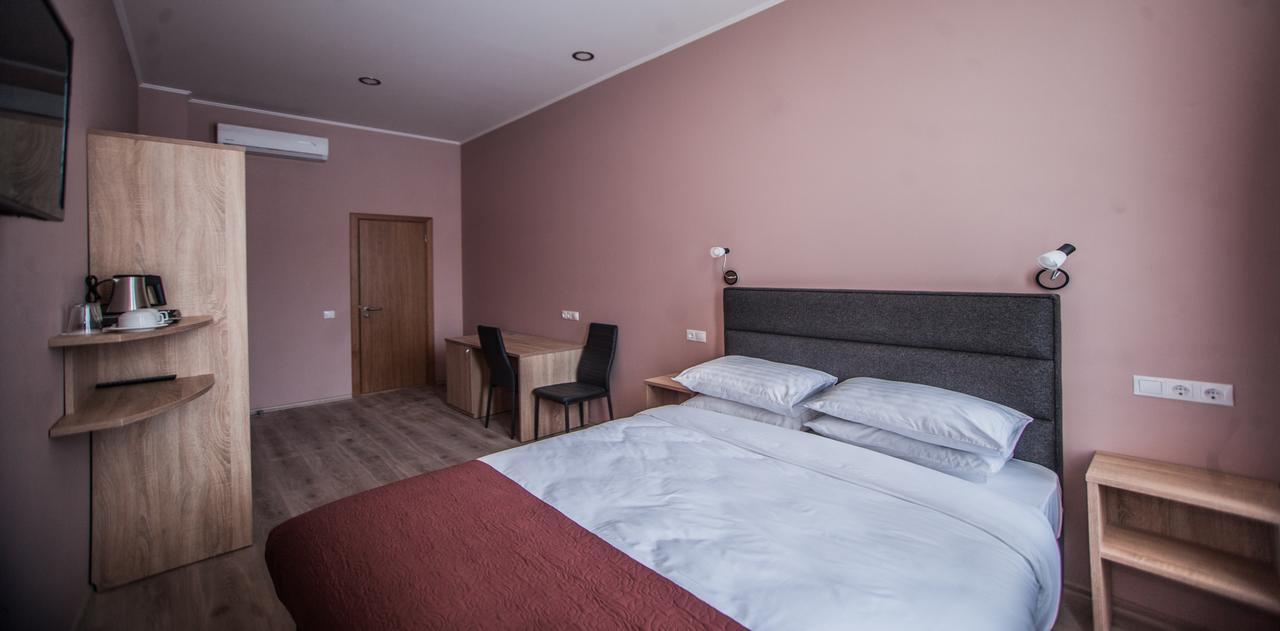 Biplan Hotel Daugavpils Buitenkant foto