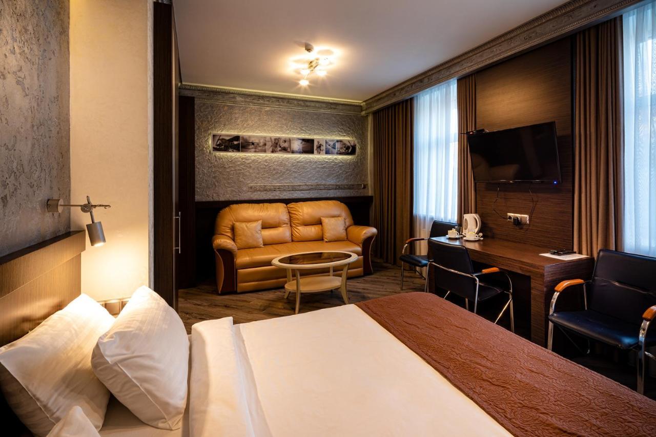 Biplan Hotel Daugavpils Buitenkant foto