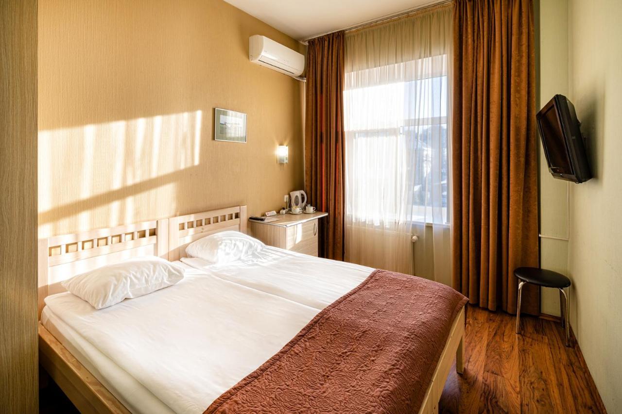 Biplan Hotel Daugavpils Buitenkant foto