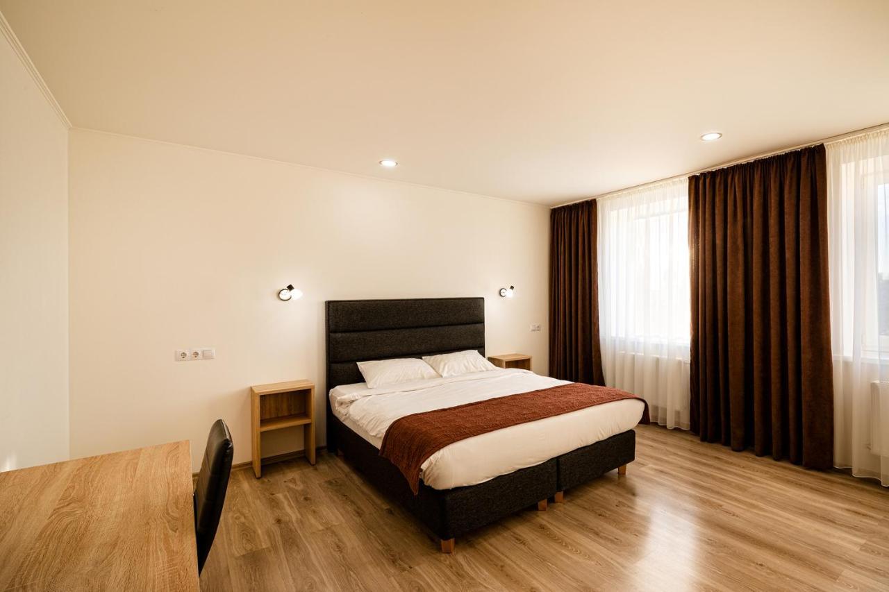 Biplan Hotel Daugavpils Buitenkant foto