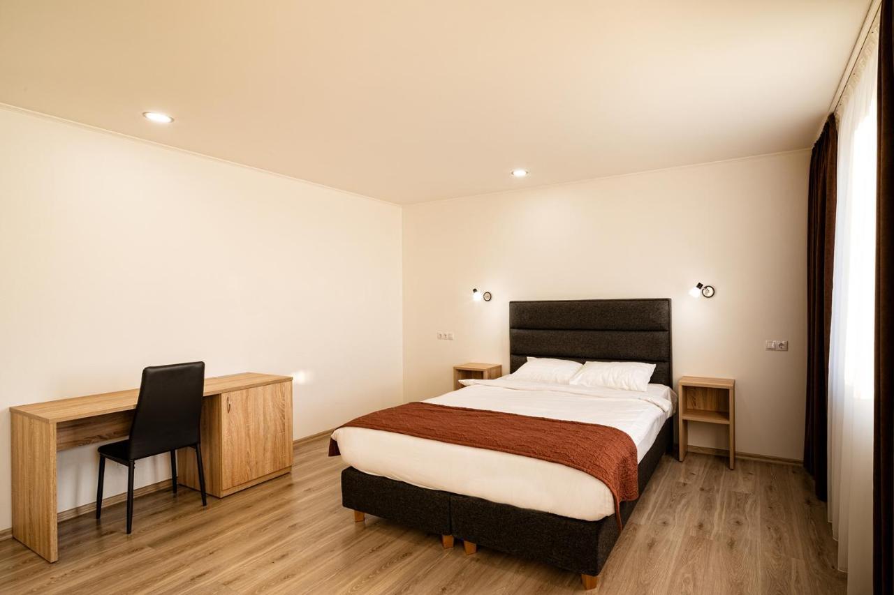 Biplan Hotel Daugavpils Buitenkant foto